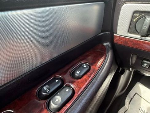 Used 2005 Ford Thunderbird RWD image 8