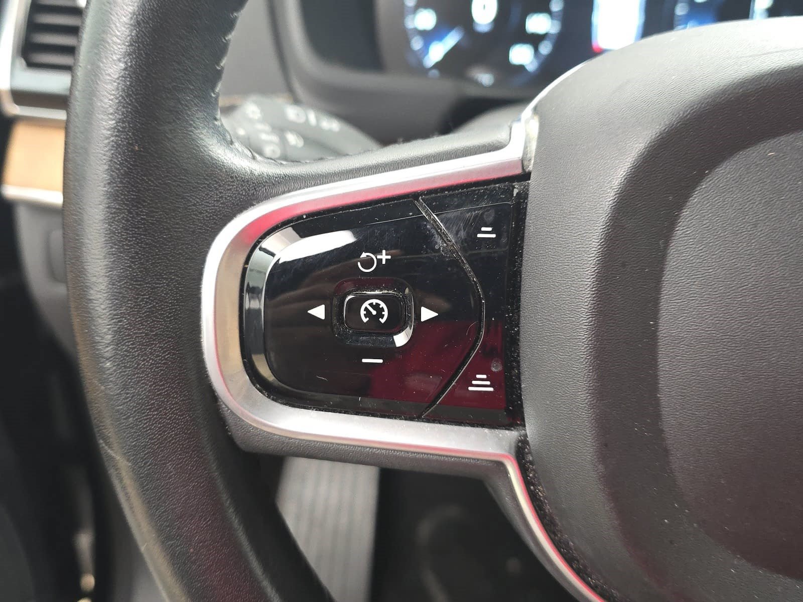 Used 2018 Volvo XC90 T6 Inscription w/ Convenience Package AWD/4WD image 13