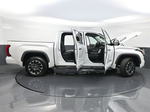 Used 2024 Toyota Tundra Limited image 38