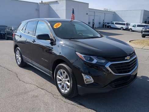 Used 2020 Chevrolet Equinox LT image 2