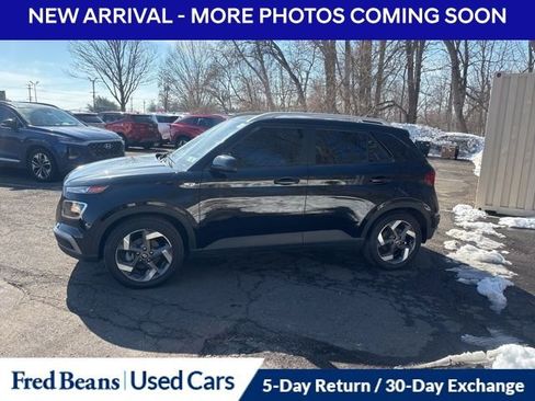 Certified 2024 Hyundai Venue SEL image 6