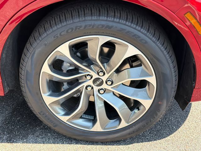 New 2027 Lincoln Aviator AWD w/ Jet Appearance Package image 13