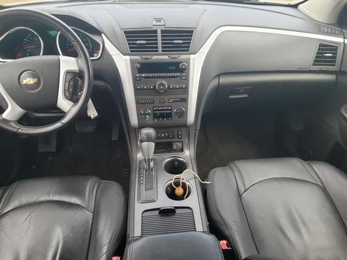 Used 2011 Chevrolet Traverse LT FWD image 17