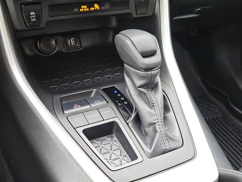 Used 2023 Toyota RAV4 LE image 20