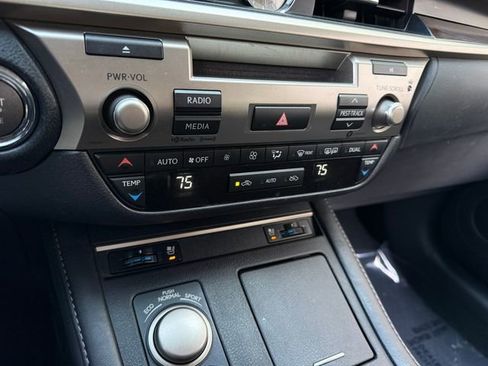 Used 2017 Lexus ES 350 w/ Premium Package image 26