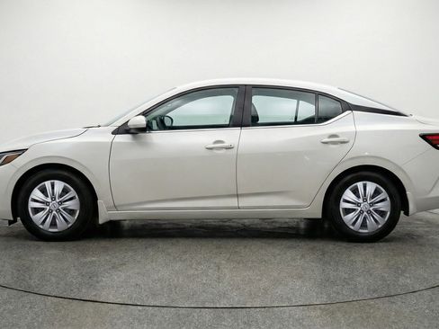 Used 2025 Nissan Sentra S FWD image 5