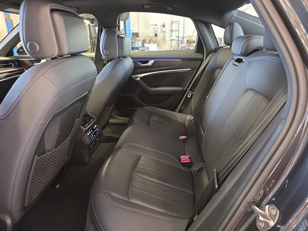 Used 2023 Audi A6 Premium Plus w/ Premium Plus Package AWD/4WD image 4