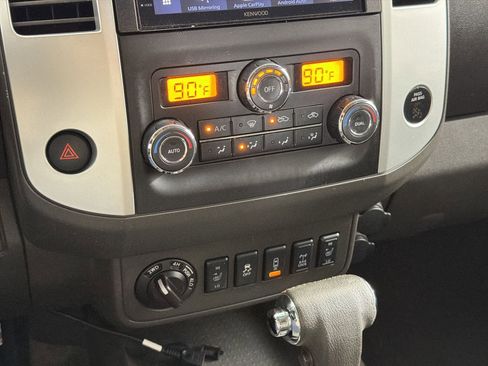 Used 2014 Nissan Frontier PRO-4X AWD/4WD image 18