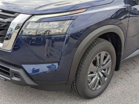 New 2025 Nissan Pathfinder SV w/ SV Premium Package image 9
