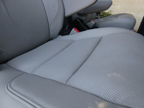 Used 2018 Toyota Sienna Limited image 36