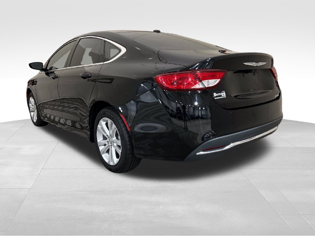 Used 2016 Chrysler 200 Limited w/ Convenience Group FWD image 3