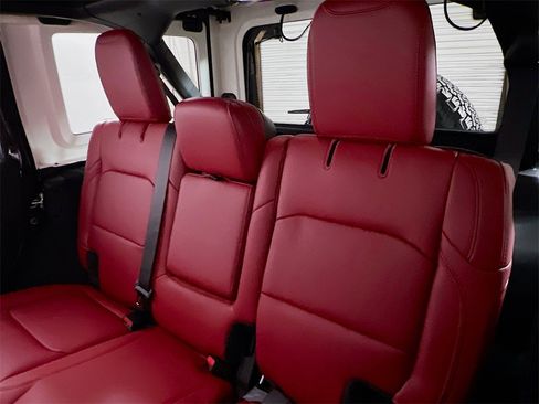 Used 2024 Jeep Wrangler Unlimited Rubicon 392 image 21