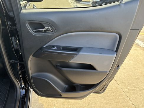 Used 2022 Chevrolet Colorado Z71 w/ Z71 Midnight Edition image 15