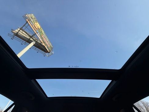 Used 2026 Mercedes-Benz GLC 300 4MATIC image 18