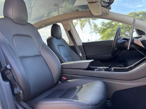 Used 2020 Tesla Model Y Long Range image 9