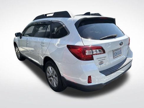 Used 2016 Subaru Outback 2.5i Premium AWD/4WD image 3