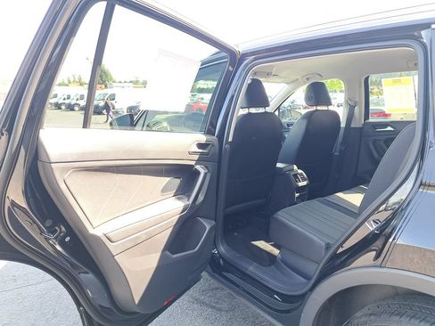 Used 2023 Volkswagen Tiguan SE AWD/4WD image 12
