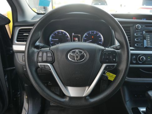 Used 2019 Toyota Highlander LE image 22