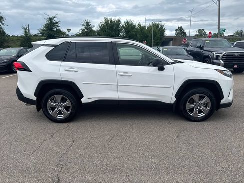 Used 2025 Toyota RAV4 LE AWD/4WD image 9