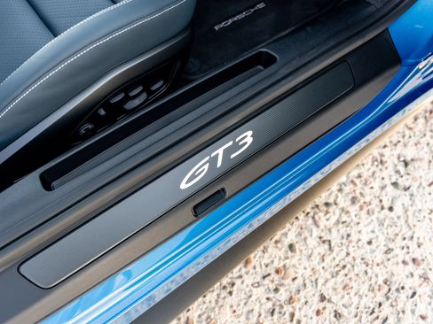 Used 2024 Porsche 911 GT3 RWD image 17