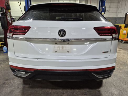 Used 2020 Volkswagen Atlas Cross Sport S image 18