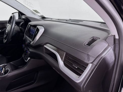 Used 2024 GMC Terrain SLT image 27