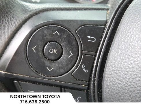 Used 2022 Toyota RAV4 LE image 20