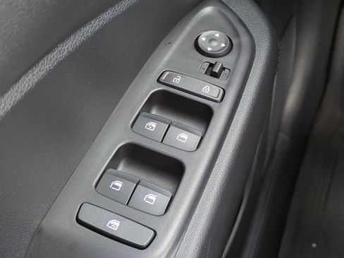 Certified 2025 Hyundai Venue Limited FWD image 20