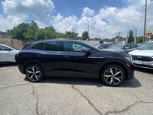 Certified 2023 Volkswagen ID.4 Pro S AWD/4WD image 2