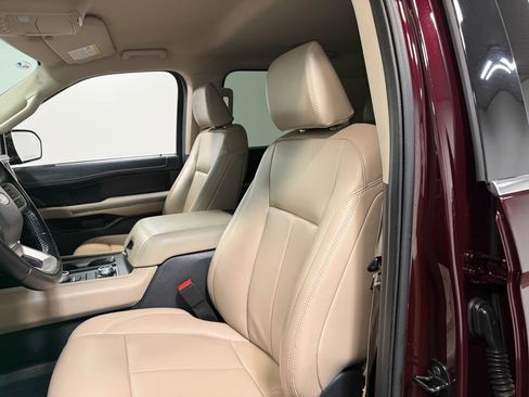 Used 2024 Ford Expedition XLT image 58