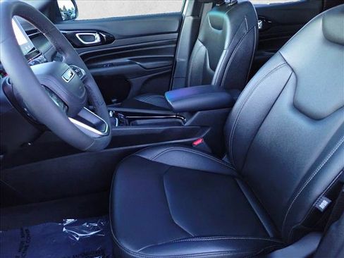 Used 2024 Jeep Compass Limited w/ High Altitude Package image 12