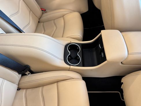 Used 2014 Maserati GranTurismo Convertible image 50