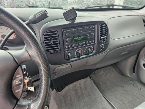 Used 2004 Ford F150 Lightning RWD image 17