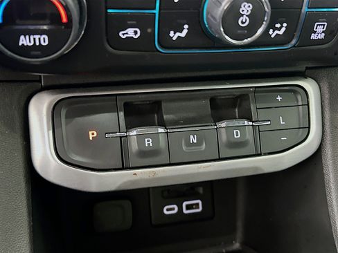 Used 2023 GMC Acadia SLE w/ Driver Convenience Package image 24