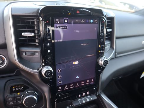 New 2026 RAM 1500 4x4 Crew Cab image 7