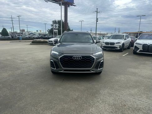 Used 2023 Audi Q5 2.0T Premium Plus w/ Premium Plus Package image 2