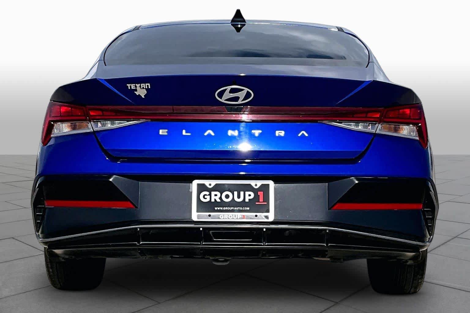 Used 2024 Hyundai Elantra SEL w/ Convenience Package FWD image 5
