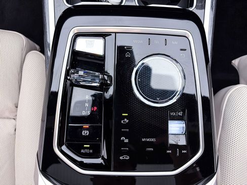 Used 2024 BMW 760i xDrive image 30