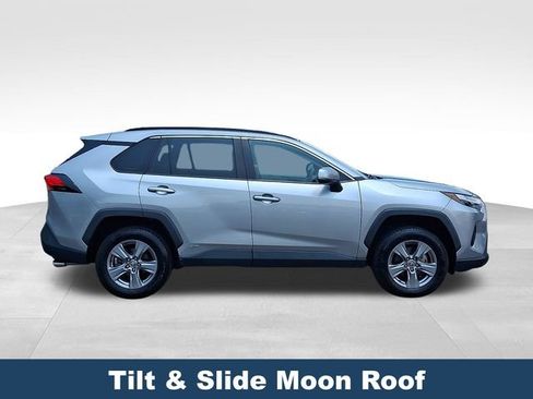 Used 2022 Toyota RAV4 XLE w/ Convenience Package AWD/4WD image 9