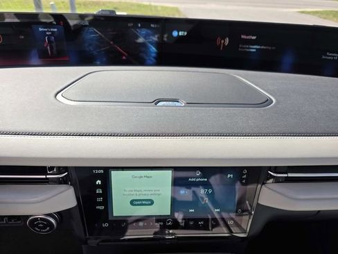 New 2026 Lincoln Navigator Reserve w/ Jet Appearance Package image 11