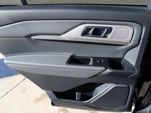 New 2026 Ford Explorer Active w/ Active Comfort Package image 19