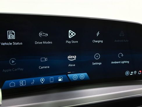 New 2025 Cadillac Lyriq Luxury image 25