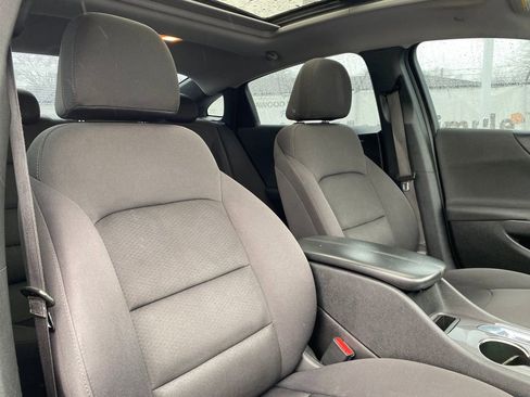 Used 2021 Chevrolet Malibu LT image 15