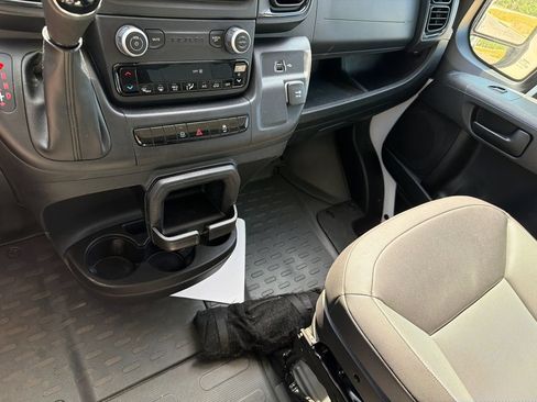 Used 2025 RAM ProMaster 2500 w/ Convenience Group FWD image 27