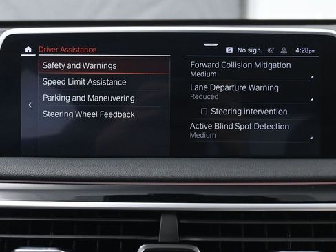 Used 2022 BMW 740i w/ M Sport Package RWD image 43