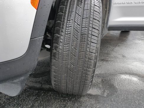 Used 2024 Jeep Grand Cherokee Laredo X w/ Luxury Tech Group I image 33