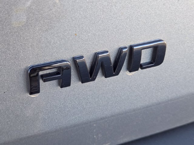Used 2023 Chevrolet Traverse RS AWD/4WD image 6