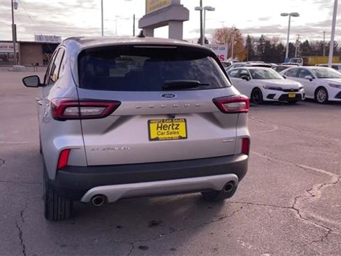 Used 2024 Ford Escape Platinum image 8