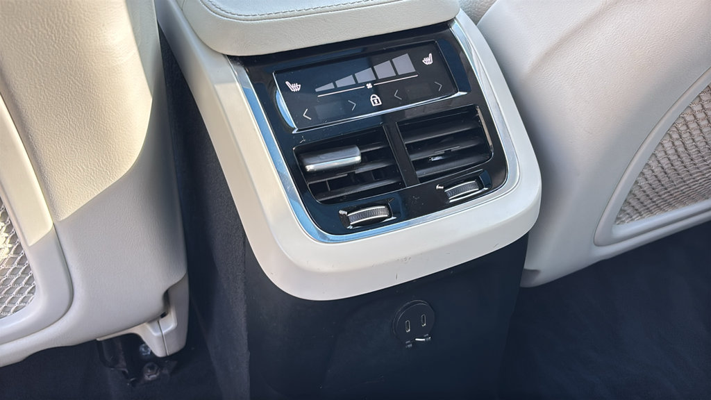 Certified 2024 Volvo XC90 T8 Plus w/ Protection Package AWD/4WD image 9