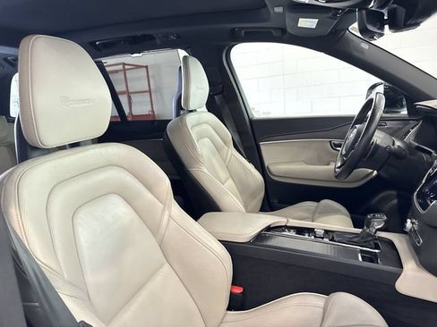 Used 2020 Volvo XC90 T6 R-Design w/ Protection Package Premier AWD/4WD image 18